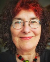 Dipl. Des. Uta Schmitz-Esser